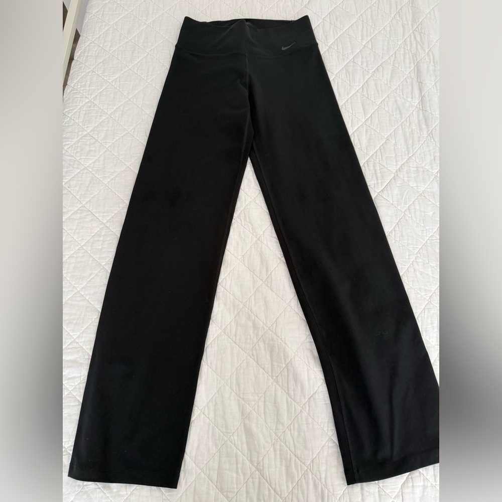 Nike Black Straight-leggings